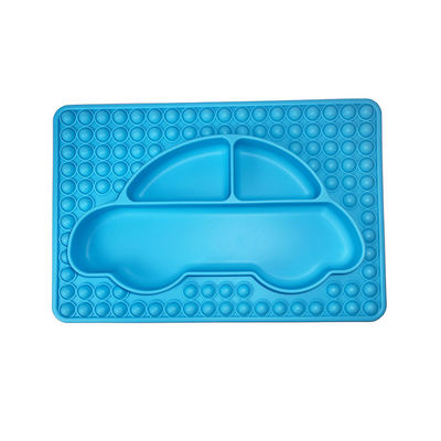 kupować Kształt samochodu Silikonowa płyta ssąca dla dzieci BPA Free Divided Talerze online manufacture